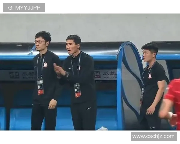 足球明星低调出行暗藏实力展现真实自我与对手的较量