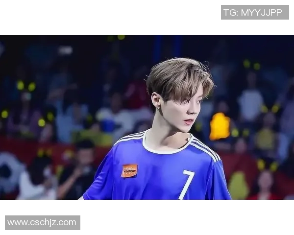 足球明星挑战野球场展现多才多艺的运动魅力与激情